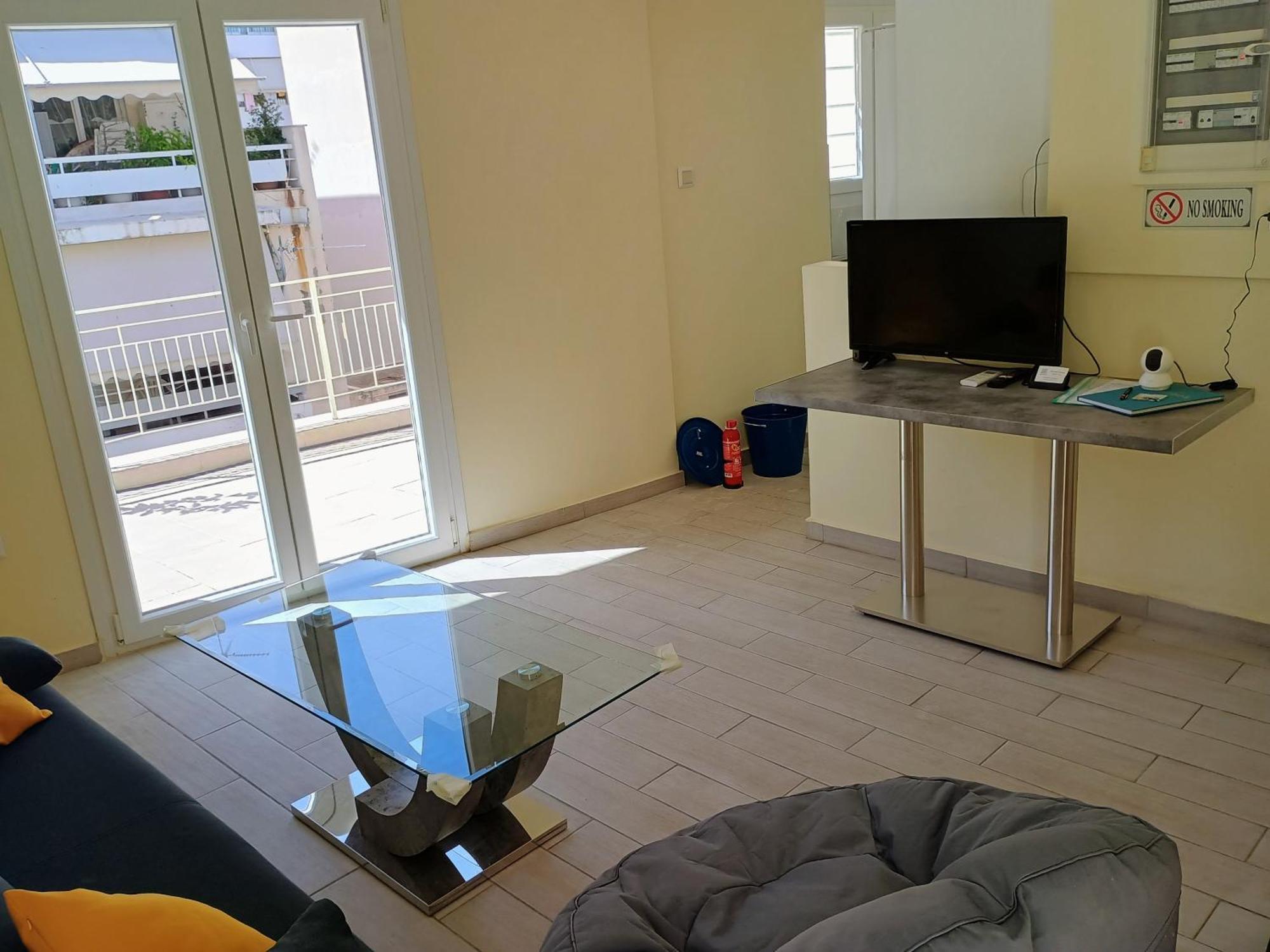 Uncle Tom's Penthouse Apartment Piraeus