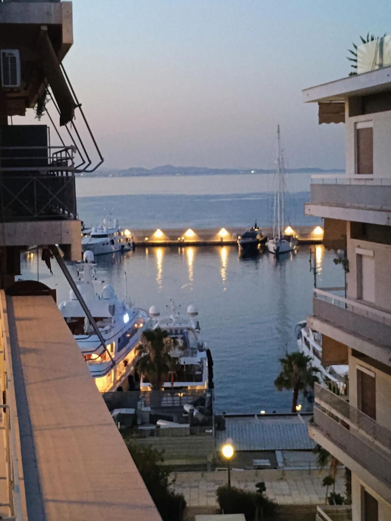 Uncle Tom's Penthouse Apartment Piraeus